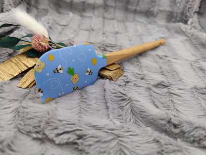 Teigschaber Silikonspatel flieder Bienen Herz  backen, kochen ca. 23 cm lang mit Wunschgravur personalisiert Geschenk