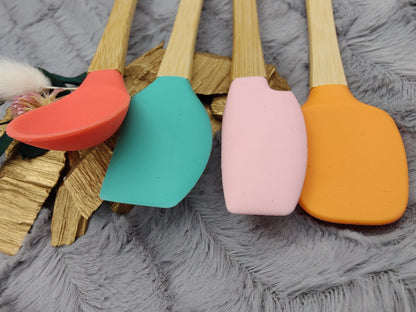 Teigschaber Silikonschaber Silikonspatel Löffel Pinsel  4 zur Auswahl backen, kochen uvm. ca. 21 cm lang mit Wunschgravur personalisiert