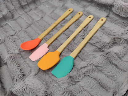 Teigschaber Silikonschaber Silikonspatel Löffel Pinsel  4 zur Auswahl backen, kochen uvm. ca. 21 cm lang mit Wunschgravur personalisiert