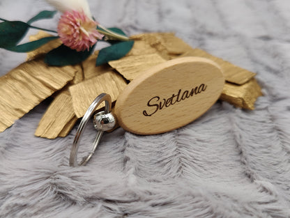 Personalisierter Schlüsselanhänger Holz mit Gravur | Individueller Holzanhänger Herz Rechteck Oval Quadrat | Gastgeschenk Hochzeit & Einzug