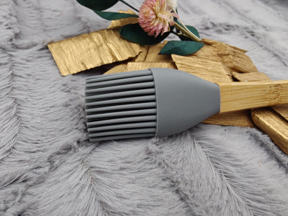 Silikonpinsel Backpinsel Bambus Pinsel grau zum grillen, backen, marinieren, kochen uvm. ca. 21 cm lang mit Wunschgravur personalisiert