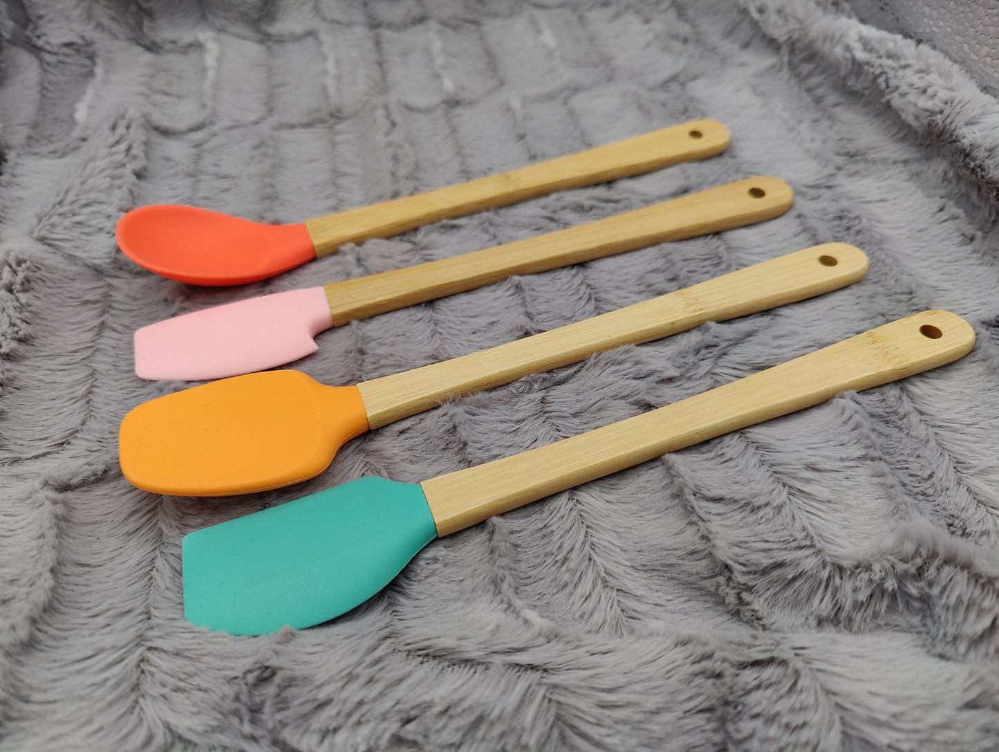 Teigschaber Silikonschaber Silikonspatel Löffel Pinsel  4 zur Auswahl backen, kochen uvm. ca. 21 cm lang mit Wunschgravur personalisiert