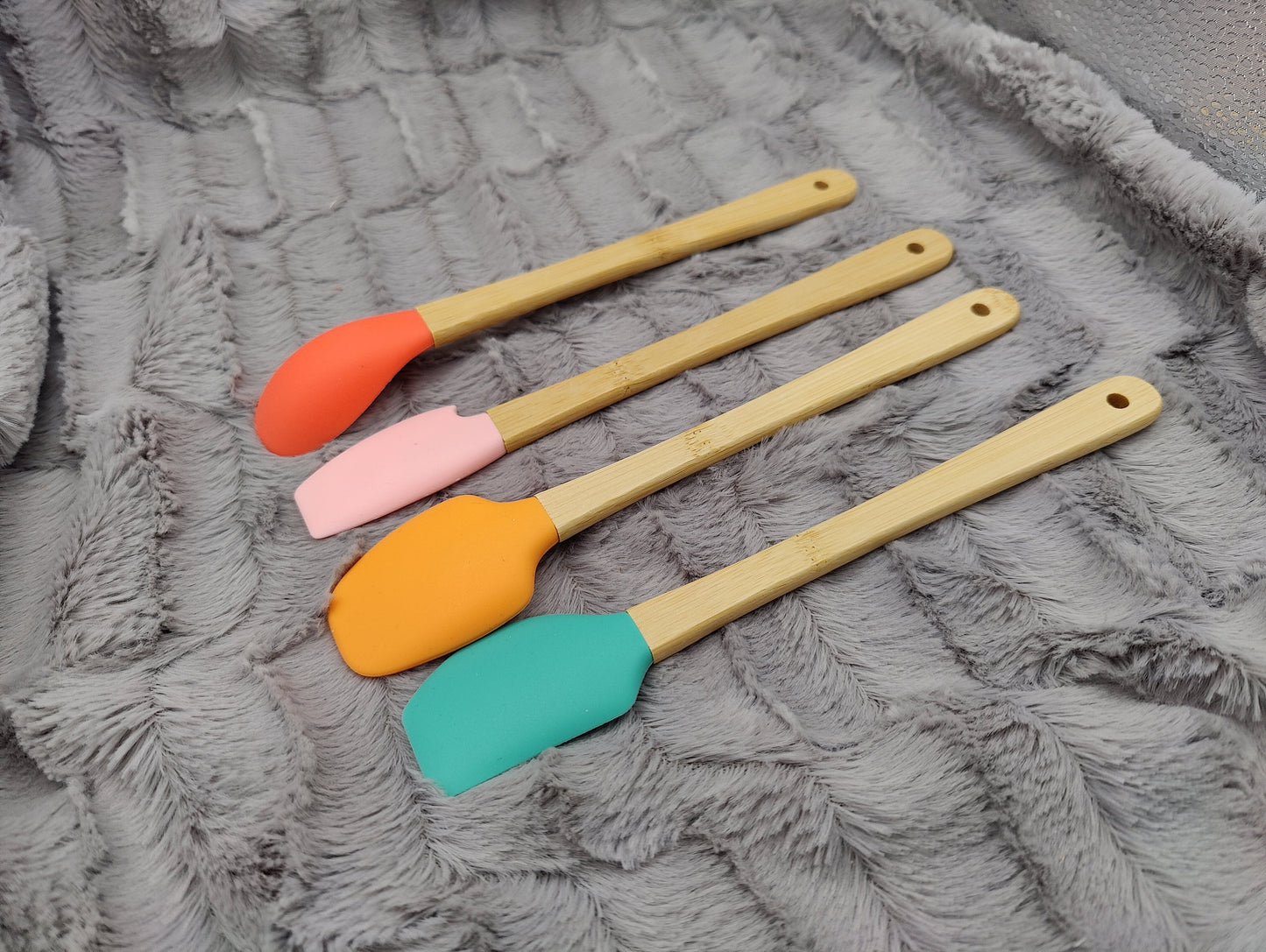 Teigschaber Silikonschaber Silikonspatel Löffel Pinsel  4 zur Auswahl backen, kochen uvm. ca. 21 cm lang mit Wunschgravur personalisiert