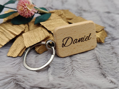 Personalisierter Schlüsselanhänger Holz mit Gravur | Individueller Holzanhänger Herz Rechteck Oval Quadrat | Gastgeschenk Hochzeit & Einzug