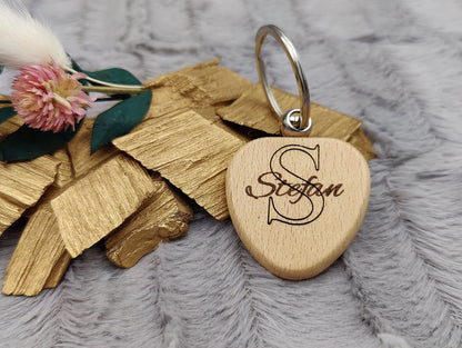 Personalisierter Schlüsselanhänger Holz mit Gravur | Individueller Holzanhänger Herz Rechteck Oval Quadrat | Gastgeschenk Hochzeit & Einzug