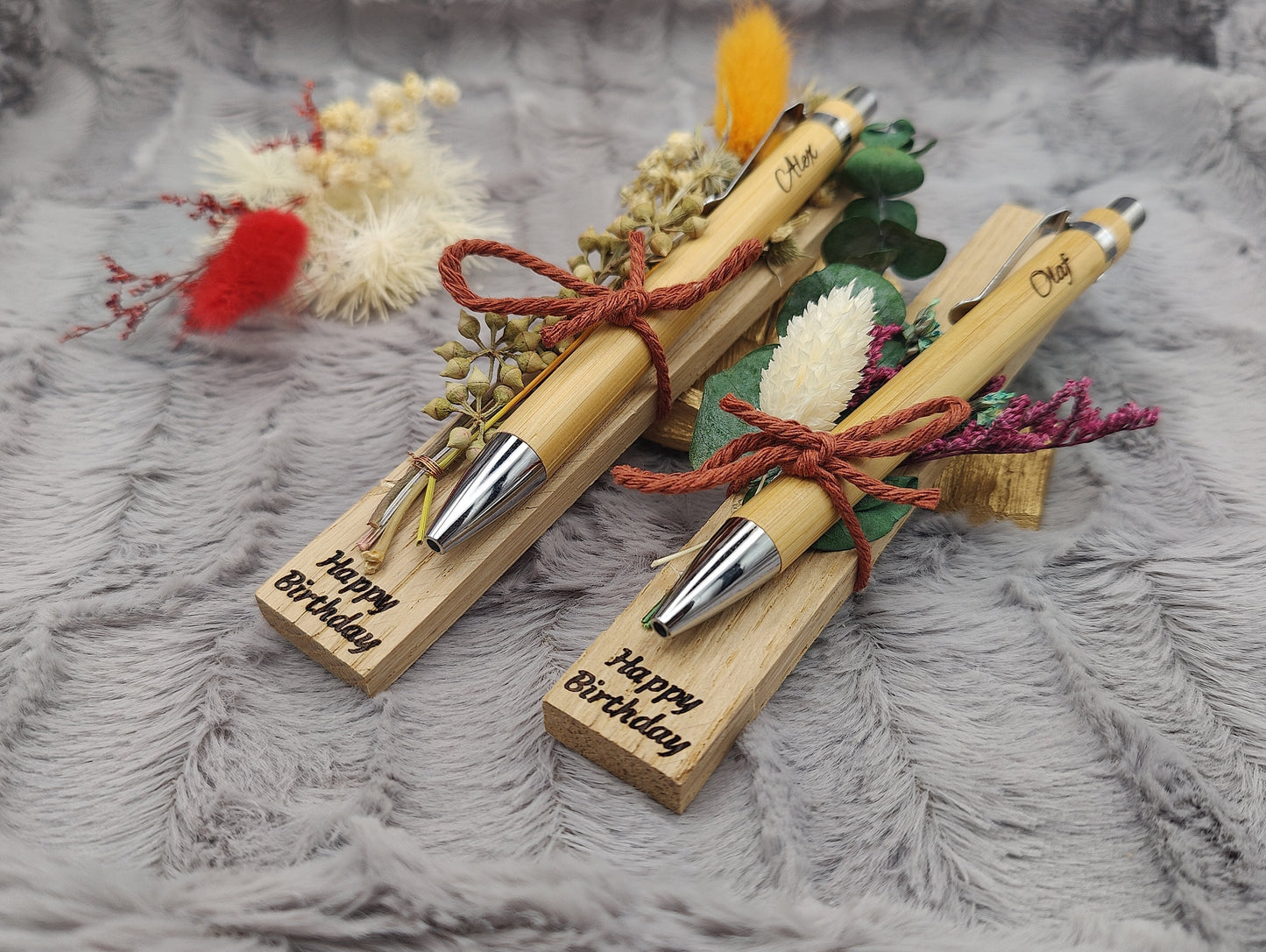 Kugelschreiber personalisiert Geschenk mit Trockenblumen Deko Bambus individueller Gravur schwarz Kuli Stift Holz Gastgeschenk Geschenk Gift