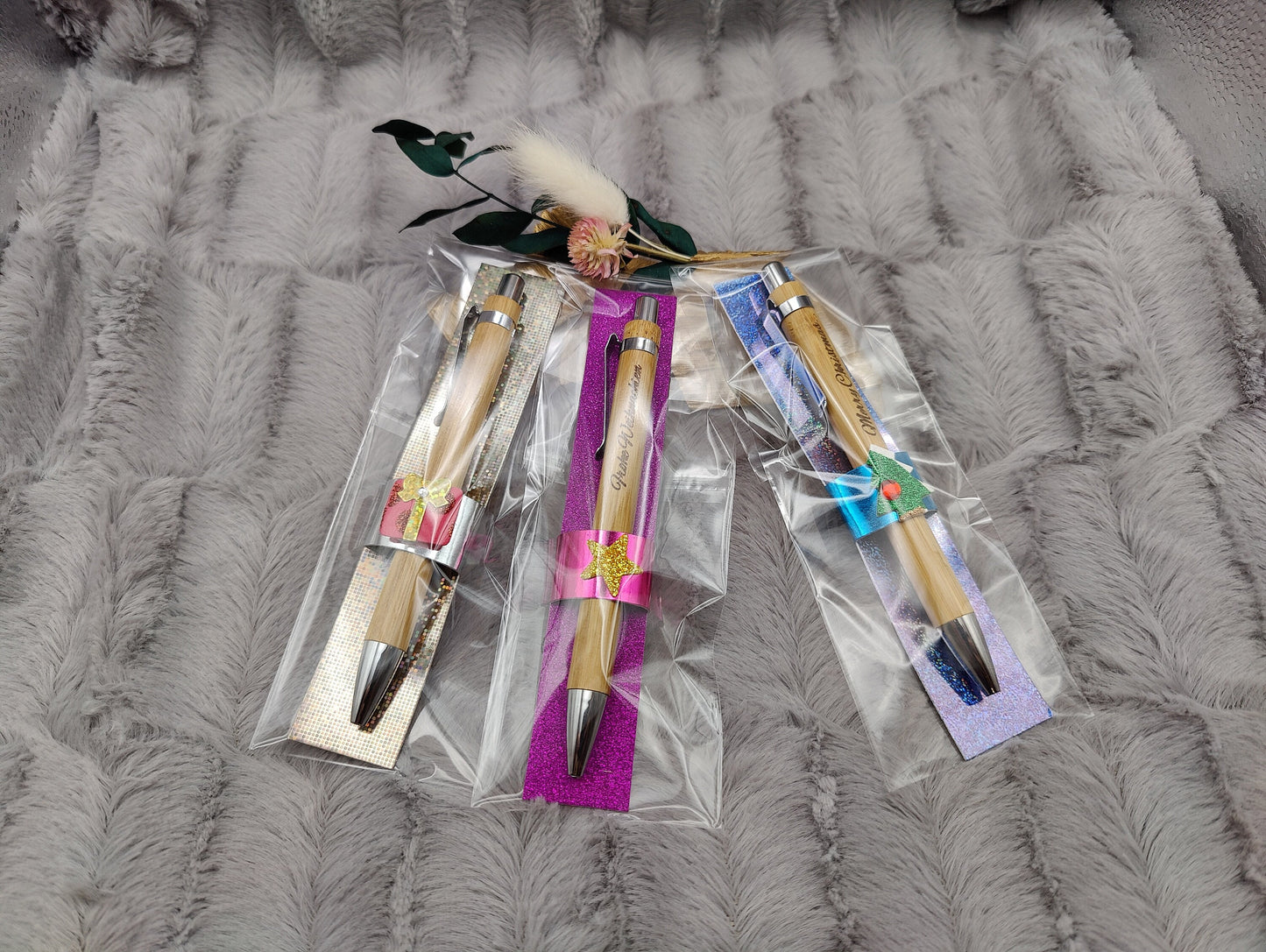 Kugelschreiber personalisiert Weihnachten Glitzer Deko Bambus individueller Gravur schwarz Kuli Stift Holz Geschenk Gift