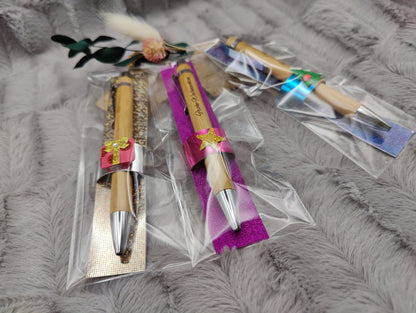 Kugelschreiber personalisiert Weihnachten Glitzer Deko Bambus individueller Gravur schwarz Kuli Stift Holz Geschenk Gift