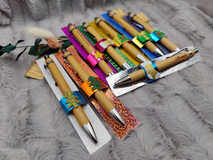 Kugelschreiber personalisiert Weihnachten Glitzer Deko Bambus individueller Gravur schwarz Kuli Stift Holz Geschenk Gift