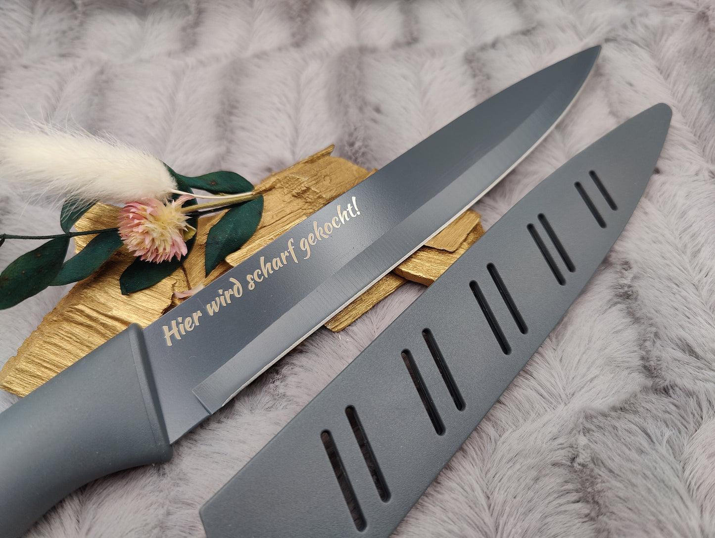 Personalisiertes Tranchiermesser mit Gravur | Scharfes Fleischmesser Edelstahl 19,5 cm | Individuelles Bratenmesser mit Name & Klingenschutz
