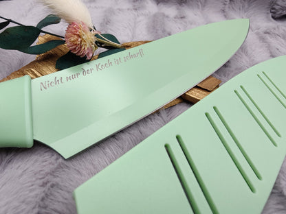 Personalisiertes Kochmesser mit Gravur | Scharfes Küchenmesser Edelstahl 19,5 cm | Chefmesser mit Name & Klingenschutz | Ergonomischer Griff