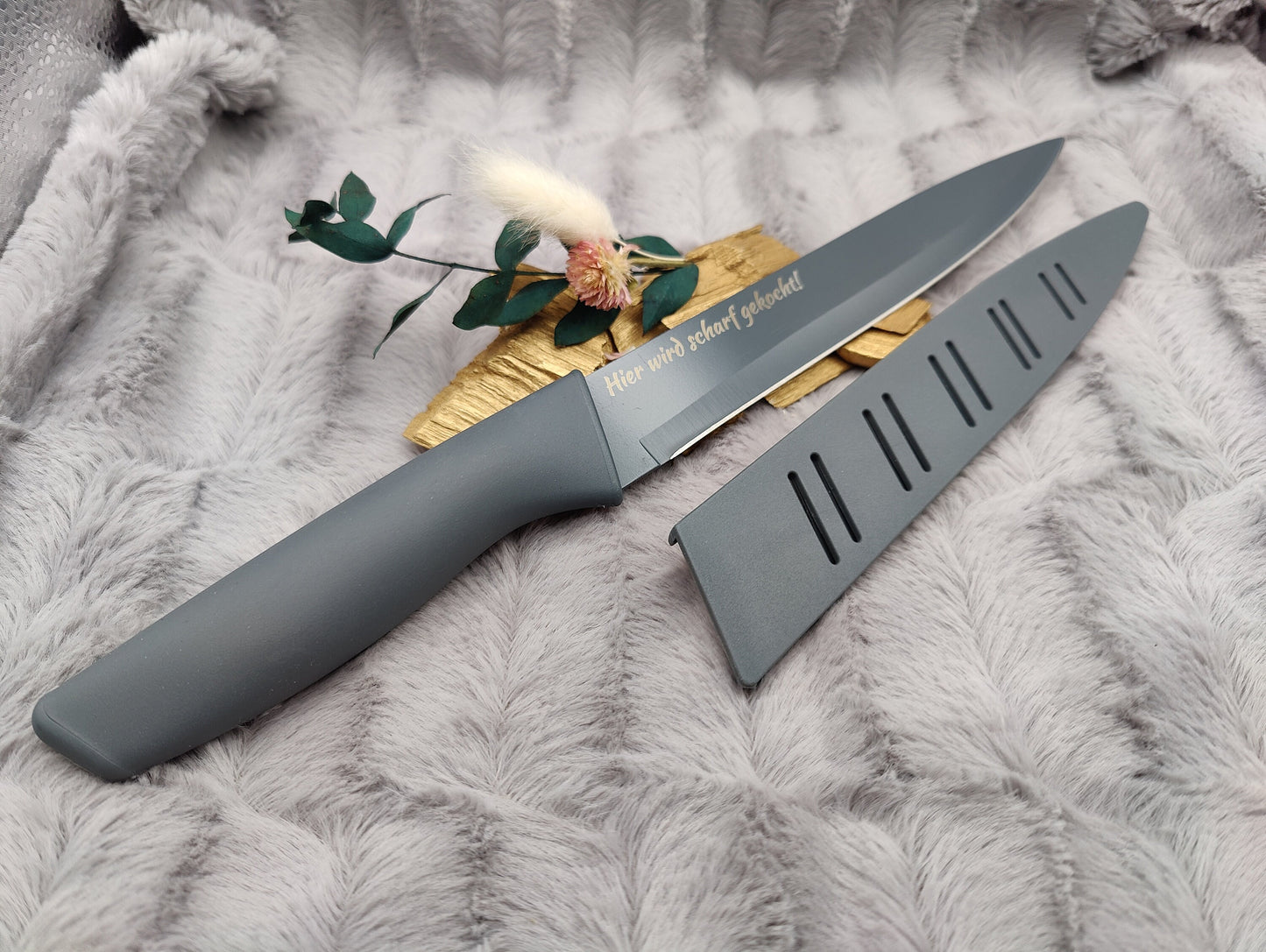 Personalisiertes Tranchiermesser mit Gravur | Scharfes Fleischmesser Edelstahl 19,5 cm | Individuelles Bratenmesser mit Name & Klingenschutz