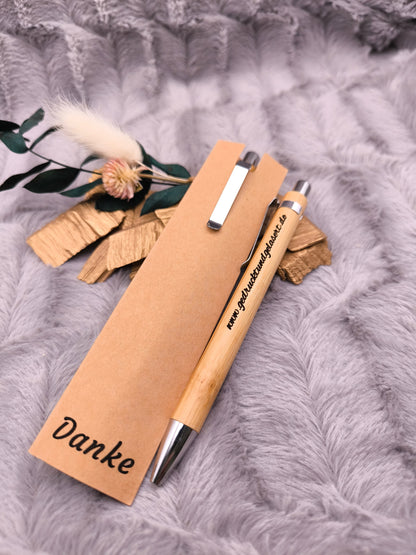Kugelschreiber personalisiert mit Etui aus Pappe Bambus Gravur schwarz Kuli Stift Holz Gastgeschenk Geschenk Gift