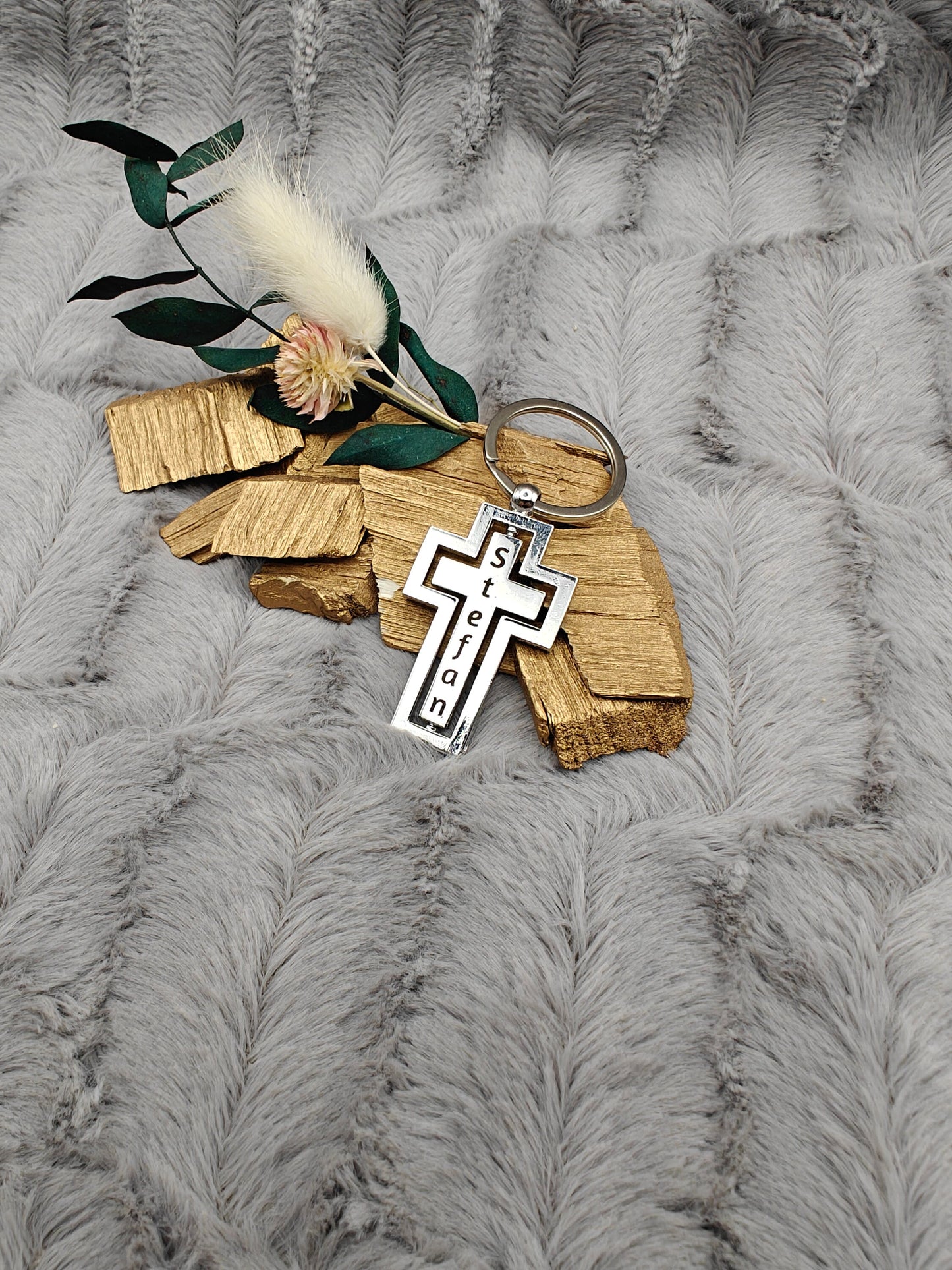 Schlüsselanhänger bewegliches Kreuz personalisiert mit Gravur Geschenk