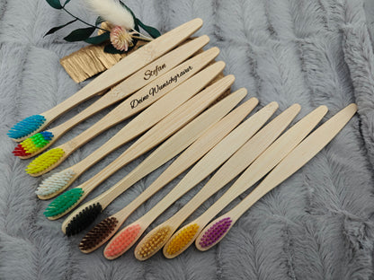 Zahnbürste personalisiert aus Bambus Holz 17,5 cm 11 Farben zur Wahl mit individueller Gravur ideales Geschenk