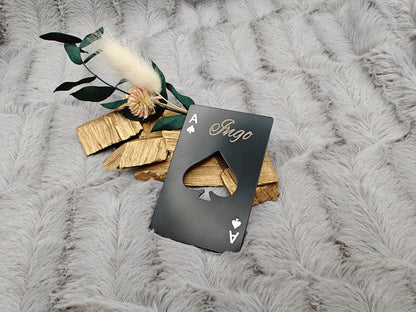 Flaschenöffner Kreditkartenformat schwarz Poker Ass mit individueller Gravur Geschenk Geschenkidee personalisiert