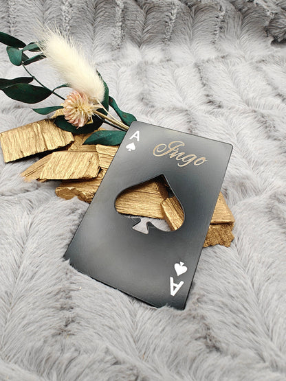 Flaschenöffner Kreditkartenformat schwarz Poker Ass mit individueller Gravur Geschenk Geschenkidee personalisiert