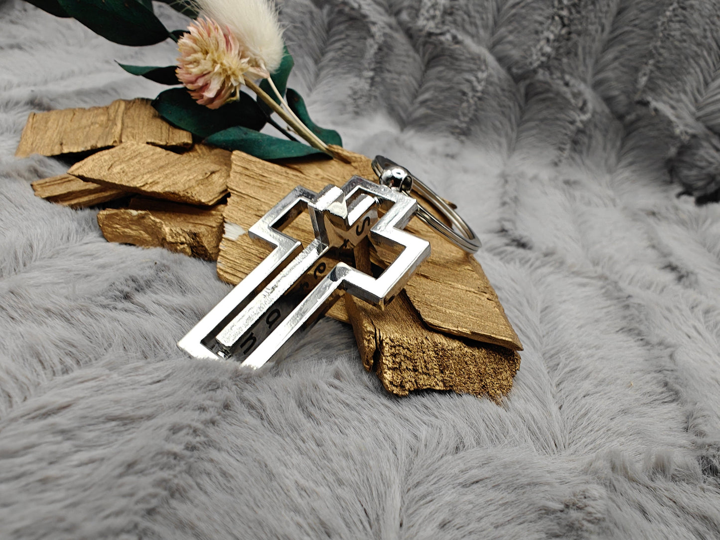 Schlüsselanhänger bewegliches Kreuz personalisiert mit Gravur Geschenk