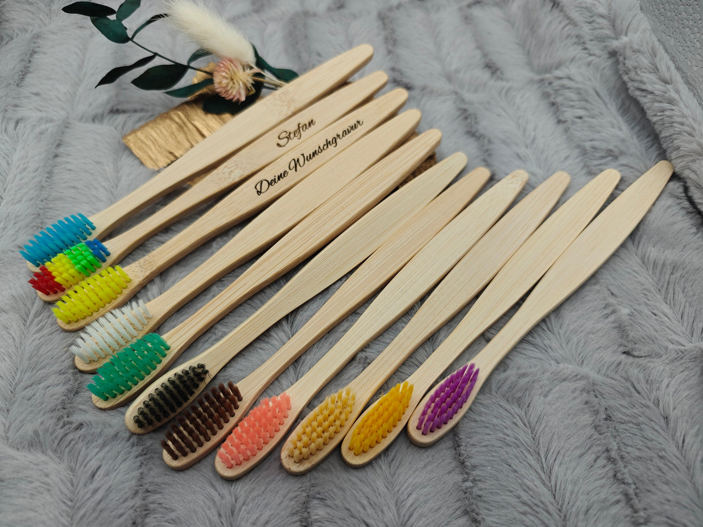 Zahnbürste personalisiert aus Bambus Holz 17,5 cm 11 Farben zur Wahl mit individueller Gravur ideales Geschenk