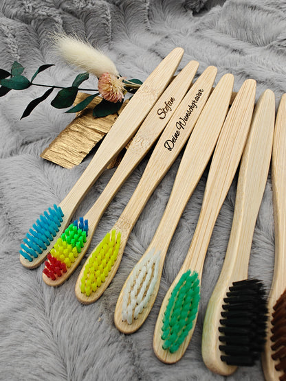 Zahnbürste personalisiert aus Bambus Holz 17,5 cm 11 Farben zur Wahl mit individueller Gravur ideales Geschenk