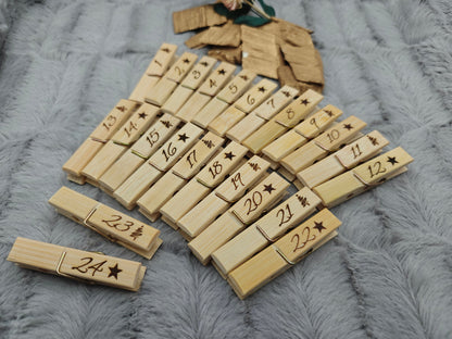 Adventskalender 24 Klammern klein mit Gravur Wäscheklammern Bambus Holz 6 x 1,3 cm  Geschenk