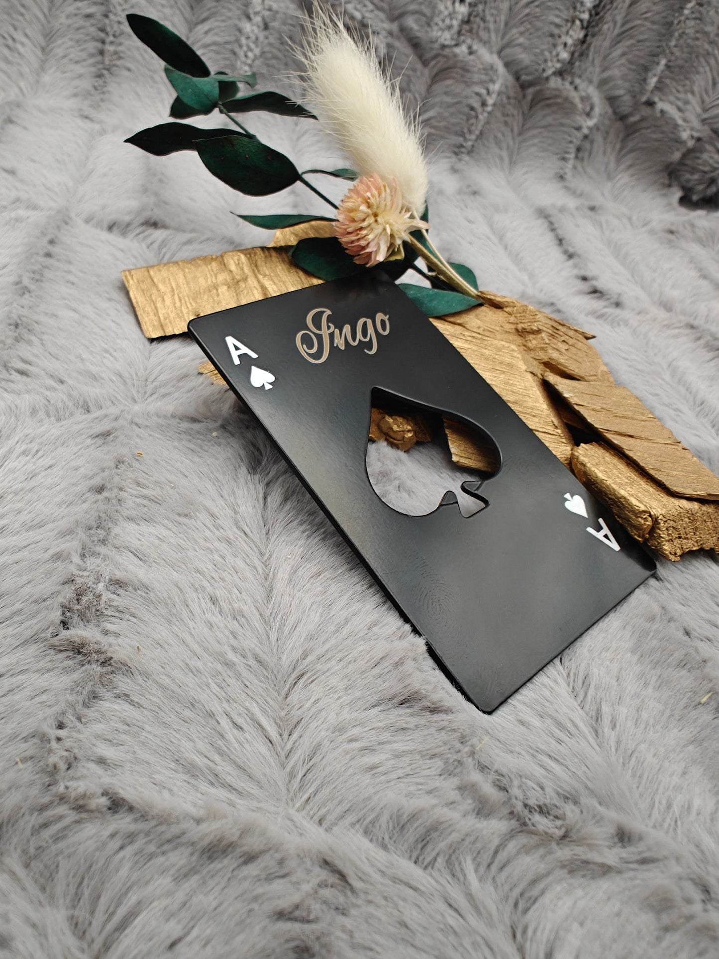Flaschenöffner Kreditkartenformat schwarz Poker Ass mit individueller Gravur Geschenk Geschenkidee personalisiert