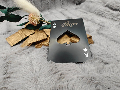 Flaschenöffner Kreditkartenformat schwarz Poker Ass mit individueller Gravur Geschenk Geschenkidee personalisiert