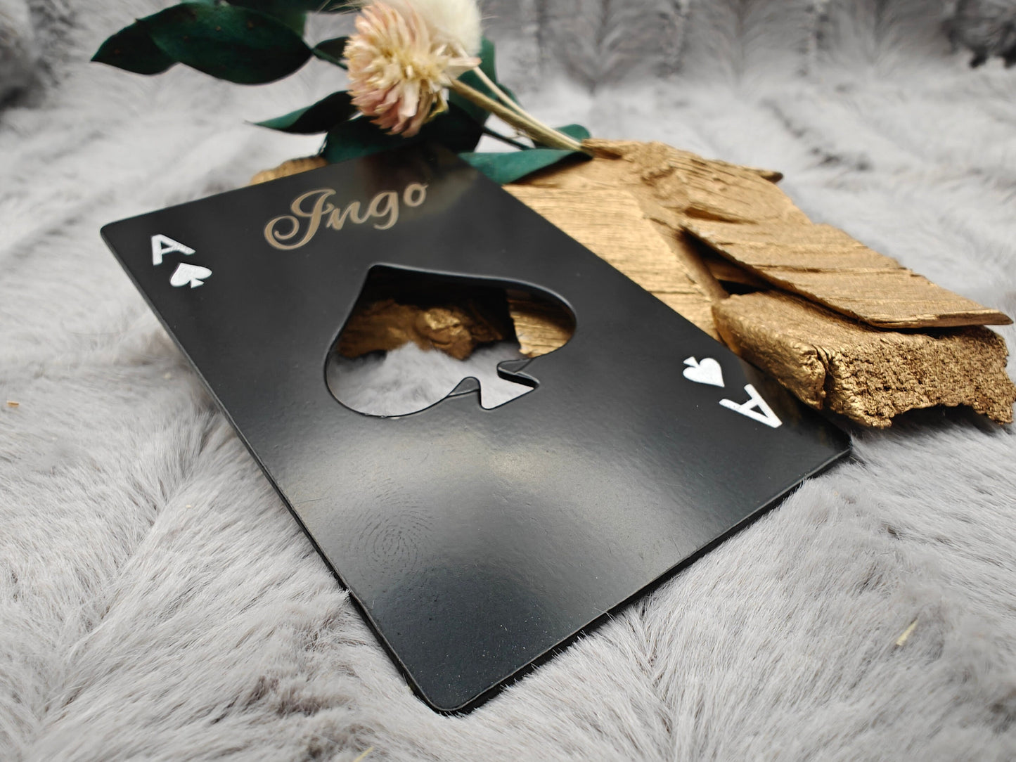 Flaschenöffner Kreditkartenformat schwarz Poker Ass mit individueller Gravur Geschenk Geschenkidee personalisiert