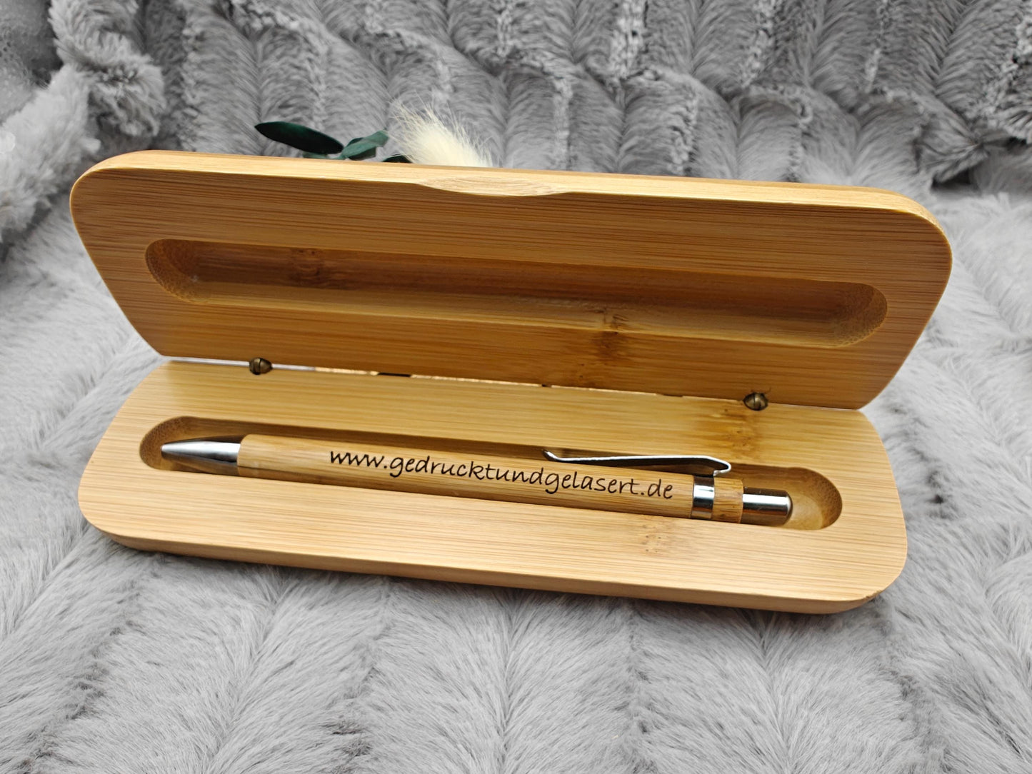 Kugelschreiber personalisiert aus Bambus mit Holzetui Kuli Stift Geschenk Gift