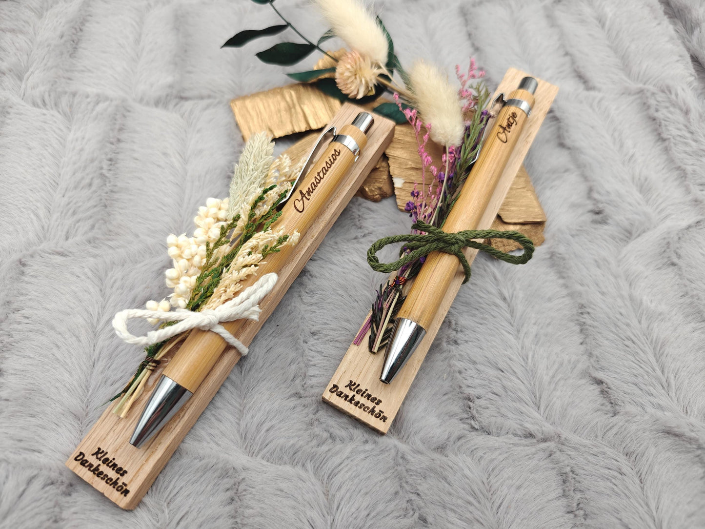 Kugelschreiber personalisiert Geschenk mit Trockenblumen Deko Bambus individueller Gravur schwarz Kuli Stift Holz Gastgeschenk Geschenk Gift