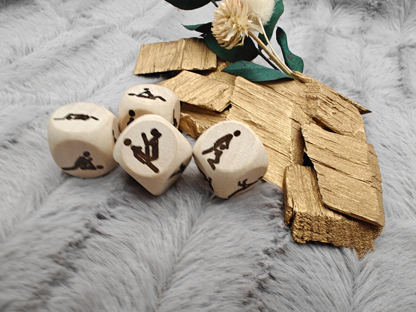 Liebeswürfel Holz 2x2cm mit 6 verschiedenen Sexstellungen Geschenk Geschenkidee Gag