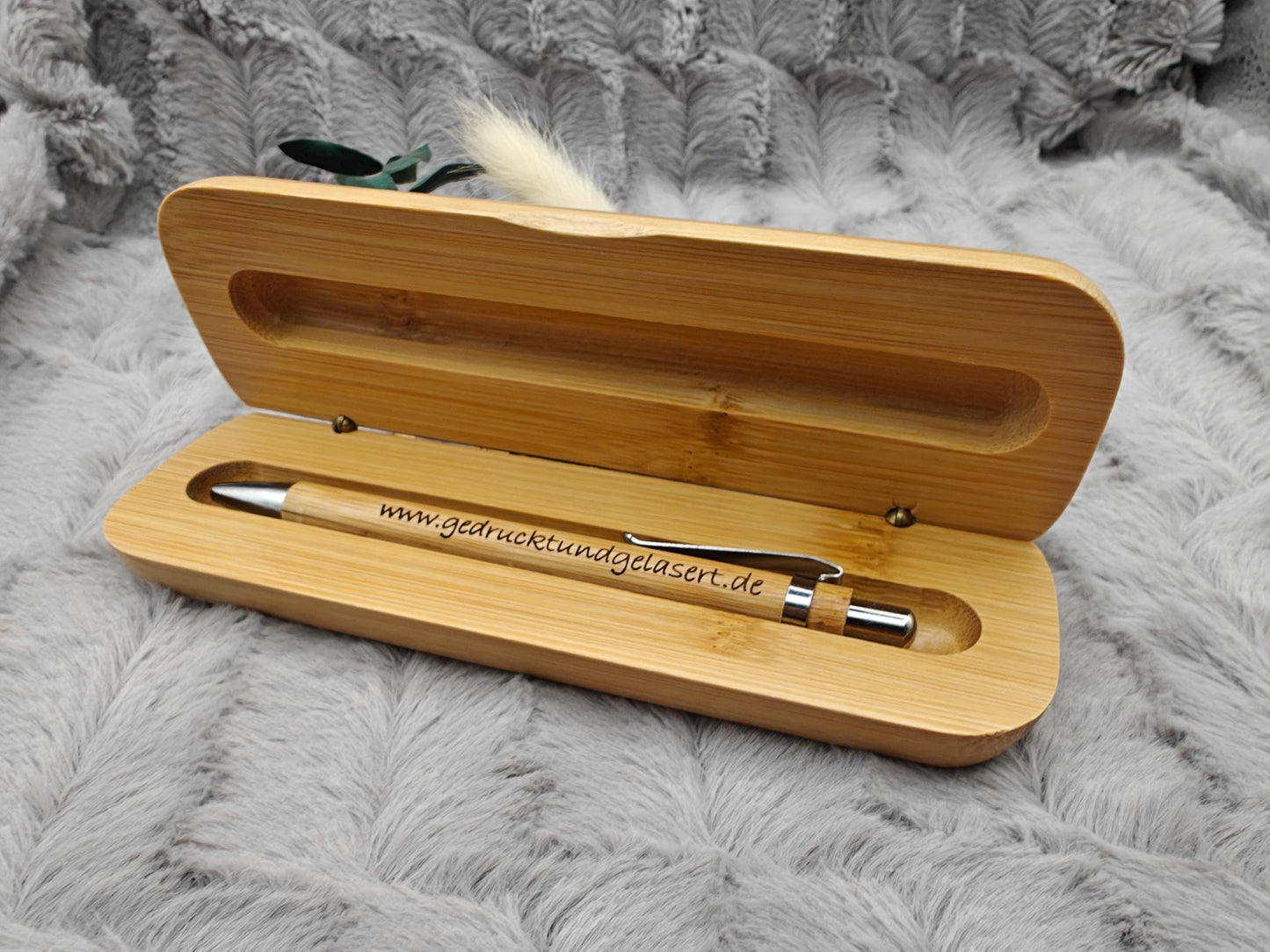 Kugelschreiber personalisiert aus Bambus mit Holzetui Kuli Stift Geschenk Gift