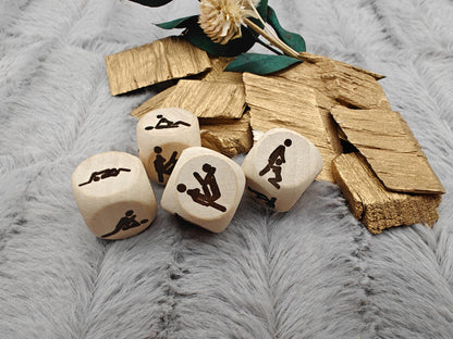 Liebeswürfel Holz 2x2cm mit 6 verschiedenen Sexstellungen Geschenk Geschenkidee Gag