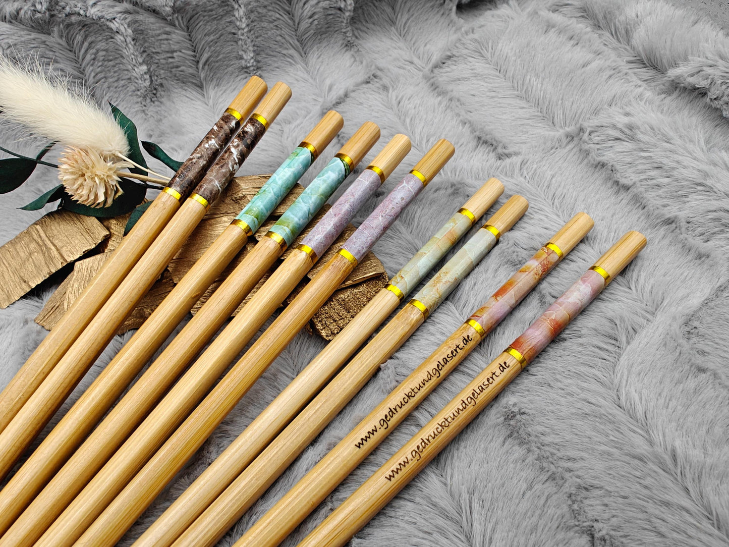 2 Chopsticks personalisiert Holz Essstäbchen 1 Paar 24 cm 5 verschiedene Muster Wunschgravur China Essen Sushi Geschenk