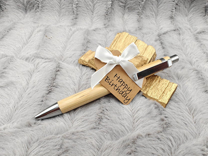 Kugelschreiber personalisiert aus Bambus mit Gravur Happy Birthday mit Schleife schwarz Kuli Stift Holz Gastgeschenk Geschenk Gift
