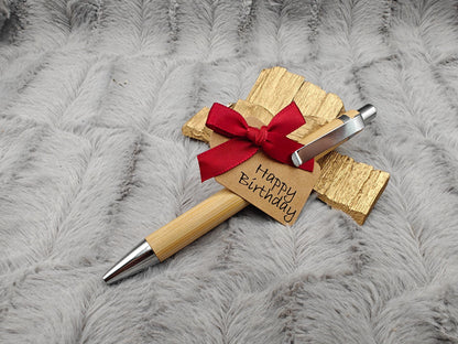 Kugelschreiber personalisiert aus Bambus mit Gravur Happy Birthday mit Schleife schwarz Kuli Stift Holz Gastgeschenk Geschenk Gift