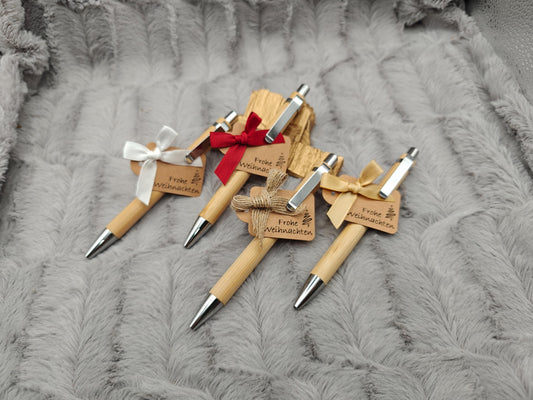 Kugelschreiber personalisiert aus Bambus mit Gravur Frohe Weihnachten mit Schleife schwarz Kuli Stift Holz Gastgeschenk Geschenk Gift