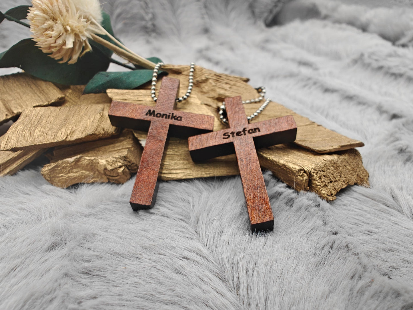 Schlüsselanhänger Kreuz aus Holz mit Gravur und Kugelkette 41x28x5mm Geschenk Christlich Glaube Kirche