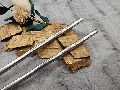 1 Paar Essstäbchen 2 Stück Chinesische Stäbchen Chopsticks Metall mit Gravur Wunschgravur 22cm Sushi