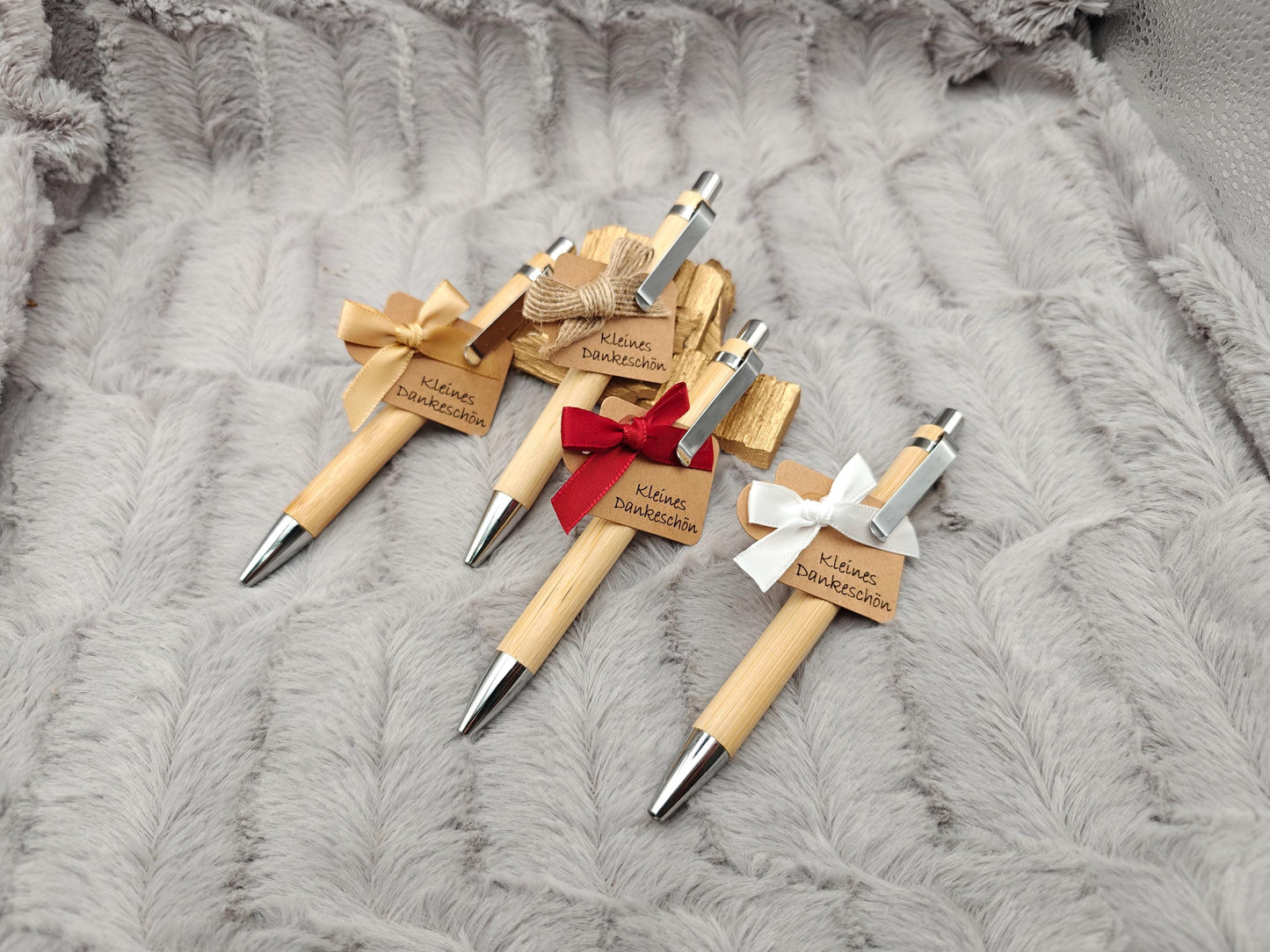 Kugelschreiber personalisiert aus Bambus mit Gravur Kleines Dankeschön mit Schleife schwarz Kuli Stift Holz Gastgeschenk Geschenk Gift