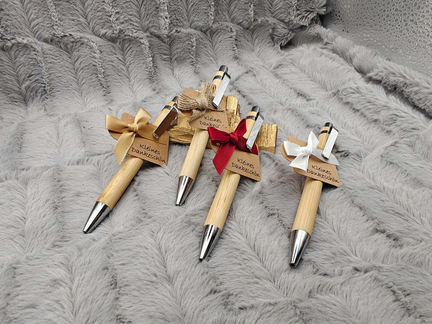 Kugelschreiber personalisiert aus Bambus mit Gravur Kleines Dankeschön mit Schleife schwarz Kuli Stift Holz Gastgeschenk Geschenk Gift
