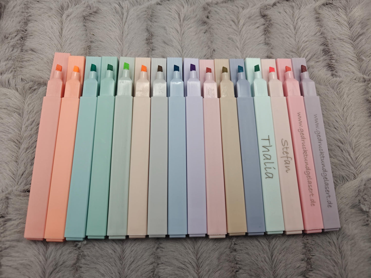 Stift Highlighter zum markieren von Text in 16 verschiedenen Farben personalisiert mit Gravur