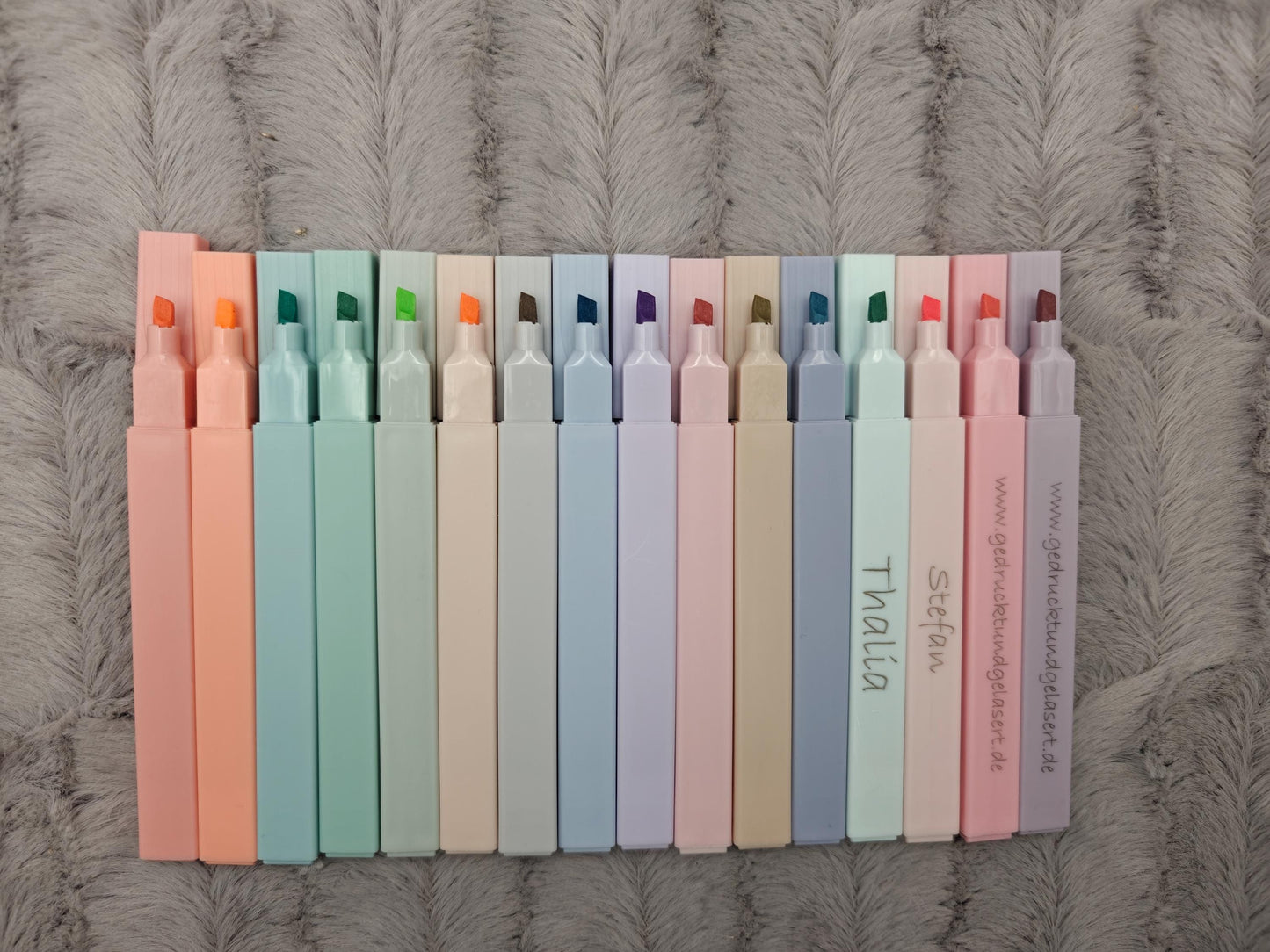 Stift Highlighter zum markieren von Text in 16 verschiedenen Farben personalisiert mit Gravur