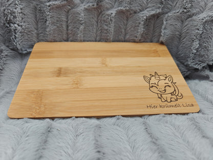 Schneidebrett personalisiert Bambus 22 x 14 x 0,7 cm mit Wunschgravur Vesperbrett Dino Einhorn Frühstücksbrett Geschenk