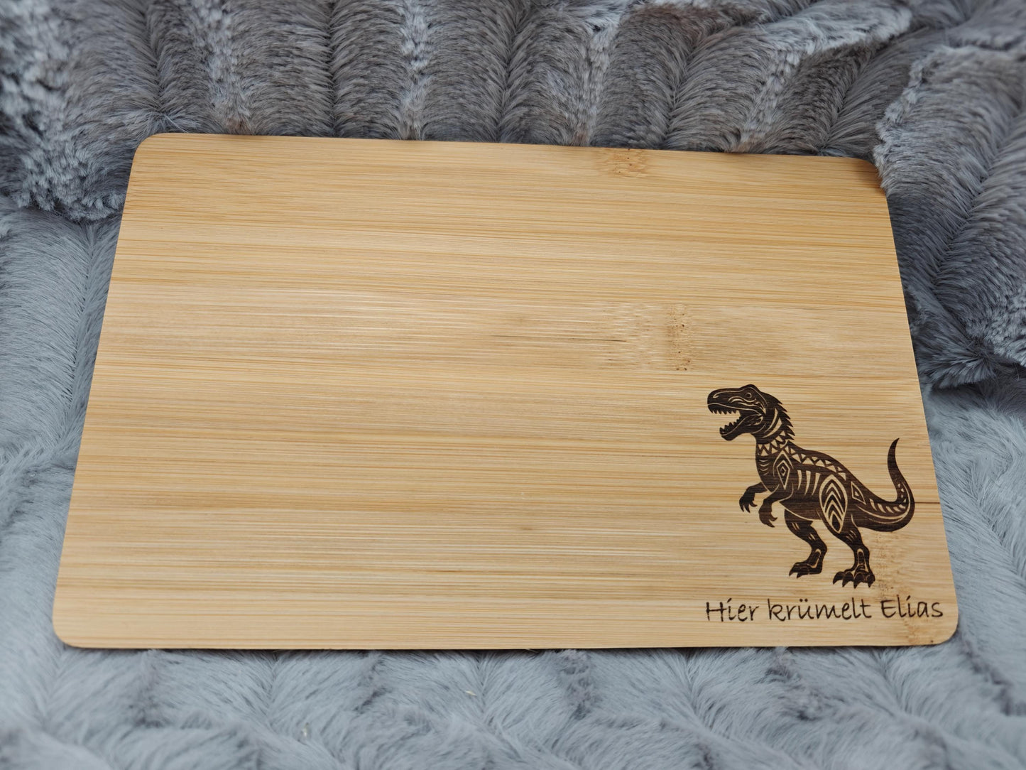 Schneidebrett personalisiert Bambus 22 x 14 x 0,7 cm mit Wunschgravur Vesperbrett Dino Einhorn Frühstücksbrett Geschenk