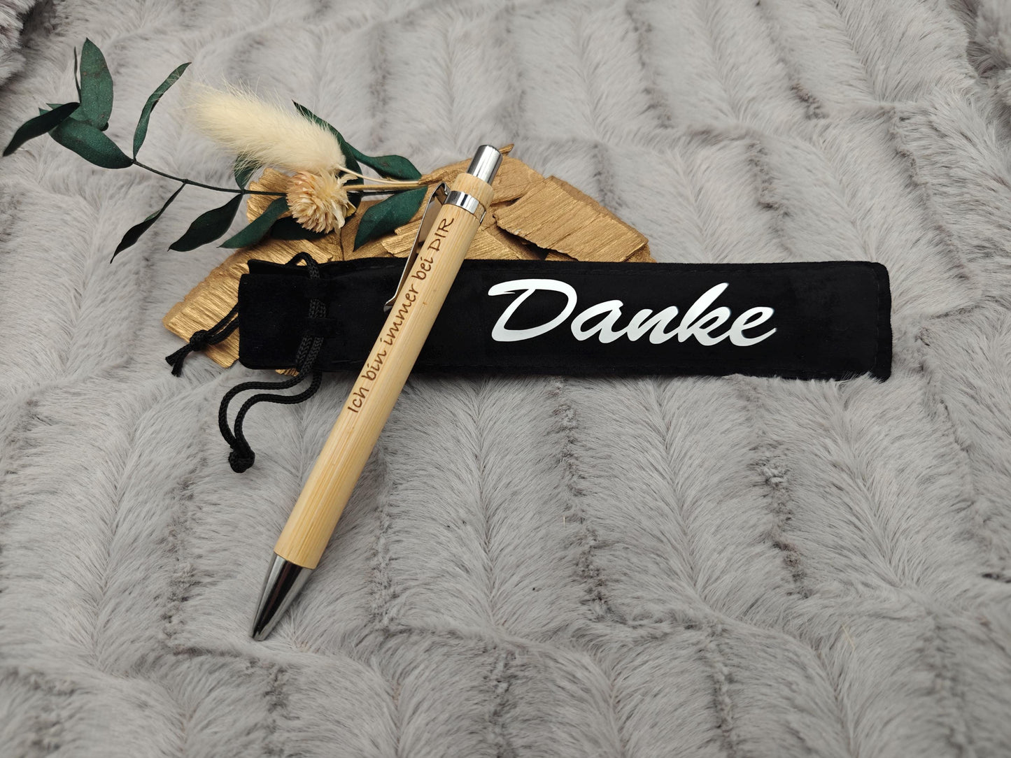 Kugelschreiber personalisiert aus Bambus mit Gravur und Samtetui mit Kordel mit Danke schwarz Kuli Stift Holz Gastgeschenk Geschenk Gift