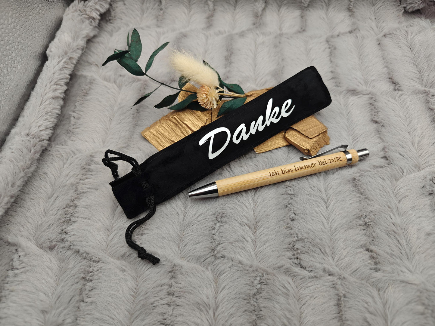 Kugelschreiber personalisiert aus Bambus mit Gravur und Samtetui mit Kordel mit Danke schwarz Kuli Stift Holz Gastgeschenk Geschenk Gift