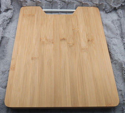 Schneidebrett rechteckig Bambus 32.5x25 cm mit Griff und Wunschgravur Vesperbrett Schneidbrett Brett Brettchen Geschenk