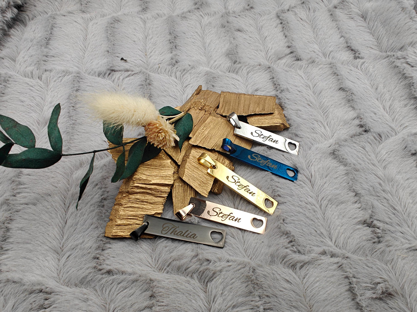 Schlüsselanhänger personalisiert Liebe Edelstahl schwarz rechteckig mit Herz Gravur rechteck 45x10x1,7mm 5 Farben