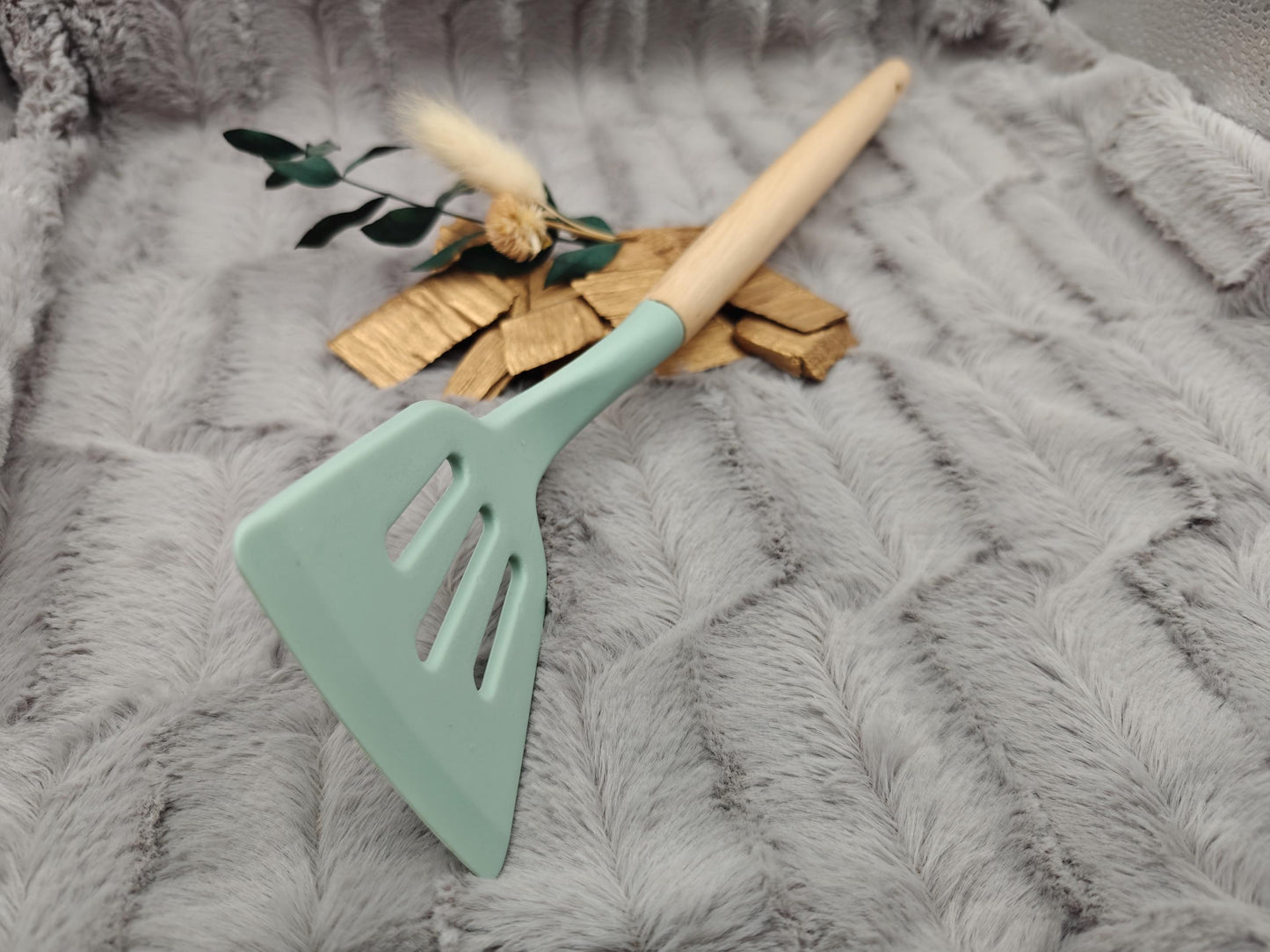Pfannenwender personalisiert Silikon ca. 32 cm lang mit Wunschgravur Geschenk Küchenhelfer mintgrün oder schwarz